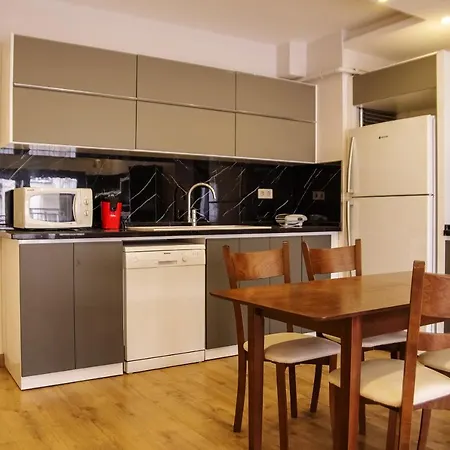 Apartment Cozy And Near Shore And Trendy Attractions In Karsiyaka, *