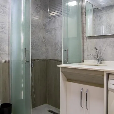Cozy And Near Shore And Trendy Attractions In Karsiyaka, Apartment Izmir