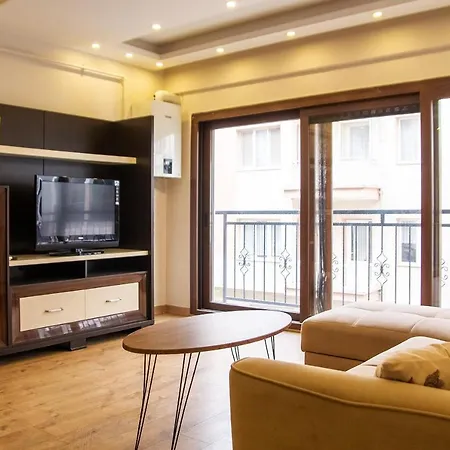 Cozy And Near Shore And Trendy Attractions In Karsiyaka, Apartment *