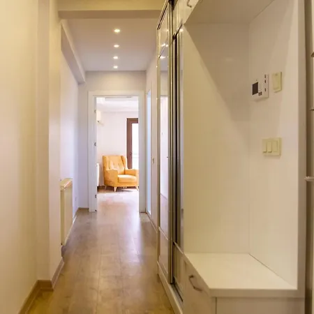 Cozy And Near Shore And Trendy Attractions In Karsiyaka, Apartment *