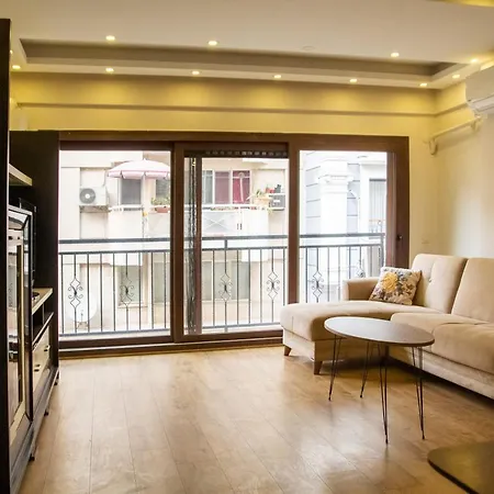 Cozy And Near Shore And Trendy Attractions In Karsiyaka, Apartment Izmir